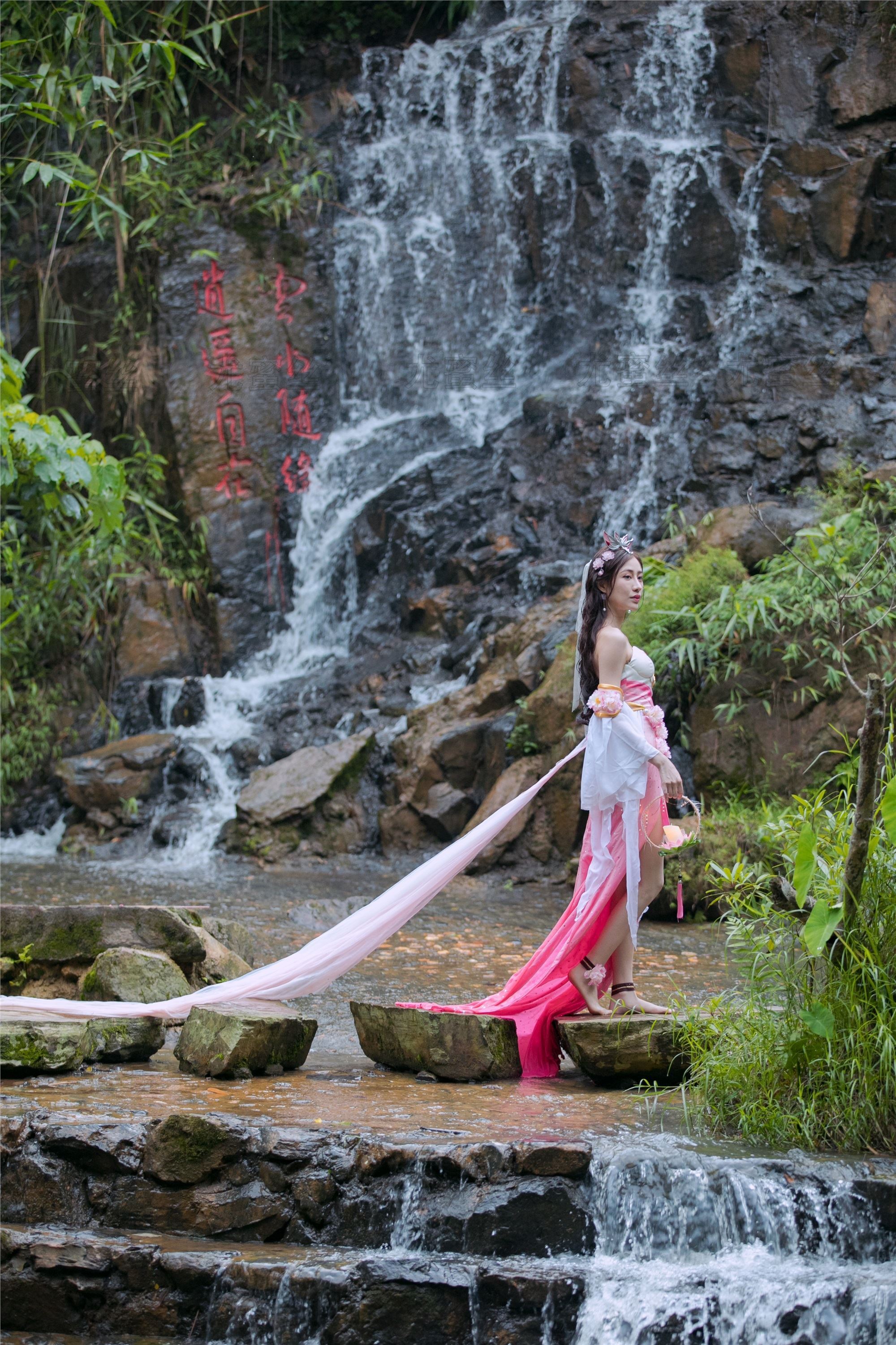 尤蜜丝 穿搭写真 NO.031